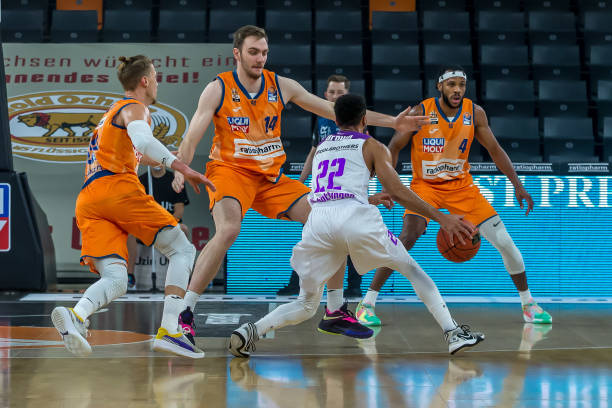 朱芳雨作为 朱芳雨作为