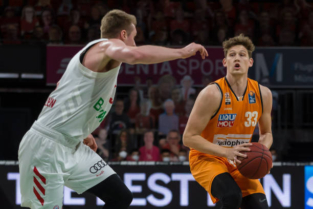 球员不仅是 球员不仅是